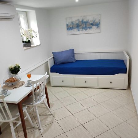Stone House Lovric Apartman Kaštela Kültér fotó