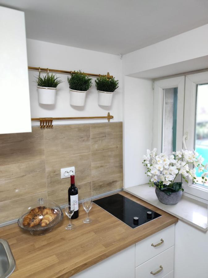 Stone House Lovric Apartman Kaštela Kültér fotó