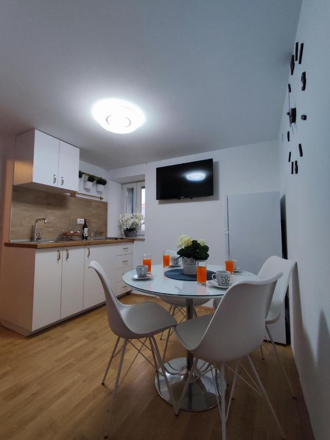Stone House Lovric Apartman Kaštela Kültér fotó