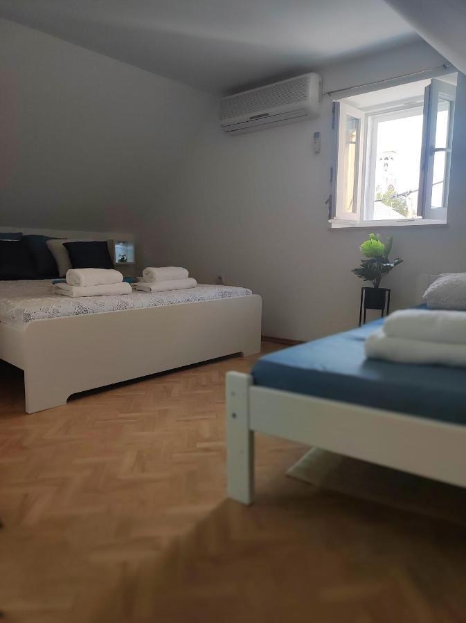 Stone House Lovric Apartman Kaštela Kültér fotó
