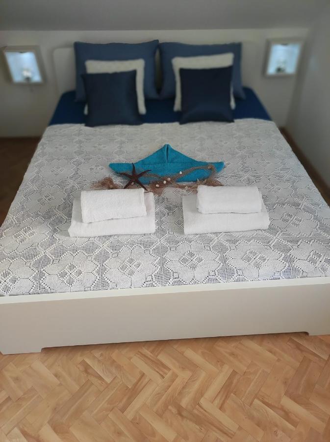 Stone House Lovric Apartman Kaštela Kültér fotó