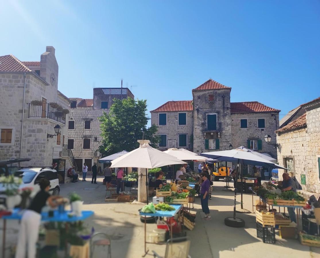 Stone House Lovric Apartman Kaštela Kültér fotó